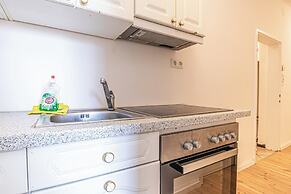 Cozy House  Terrace &Garden  Sleeps 34