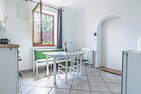 Cozy House  Terrace &Garden  Sleeps 34