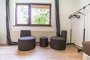 Cozy House  Terrace &Garden  Sleeps 34