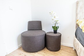 Cozy House  Terrace &Garden  Sleeps 34