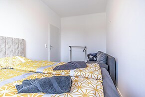 Cozy House  Terrace &Garden  Sleeps 34