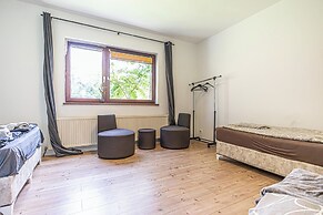 Cozy House  Terrace &Garden  Sleeps 34