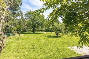 Cozy House  Terrace &Garden  Sleeps 34