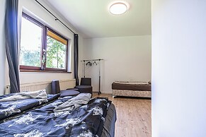 Cozy House  Terrace &Garden  Sleeps 34