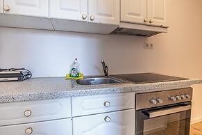 Cozy House  Terrace &Garden  Sleeps 34