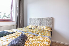 Cozy House  Terrace &Garden  Sleeps 34