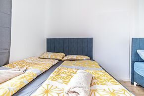 Cozy House  Terrace &Garden  Sleeps 34