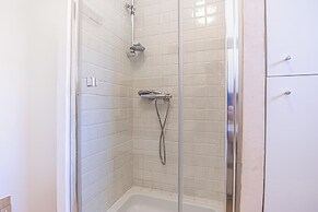 Cozy House  Terrace &Garden  Sleeps 34