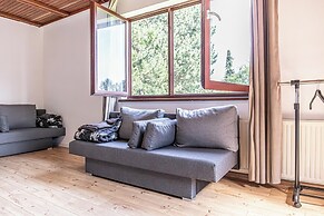 Cozy House  Terrace &Garden  Sleeps 34