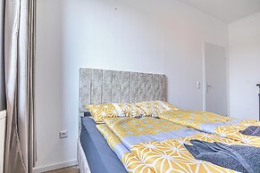 Cozy House  Terrace &Garden  Sleeps 34