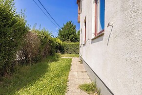 Cozy House  Terrace &Garden  Sleeps 34