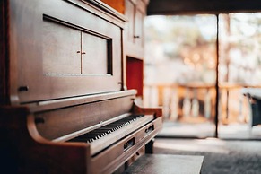 Moonridge Mountain Retreat