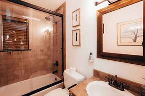 Moonridge Mountain Retreat