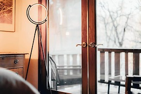 Moonridge Mountain Retreat