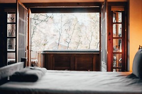 Moonridge Mountain Retreat