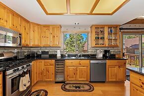 Teakwood Cozy Wood Cabin with Fireplace