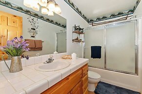 Teakwood Cozy Wood Cabin with Fireplace