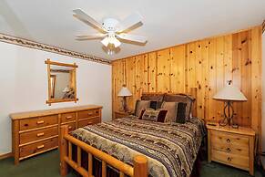 Teakwood Cozy Wood Cabin with Fireplace