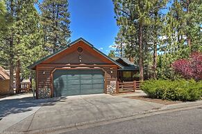 Teakwood Cozy Wood Cabin with Fireplace
