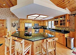 Teakwood Cozy Wood Cabin with Fireplace