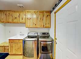 Teakwood Cozy Wood Cabin with Fireplace