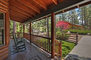 Teakwood Cozy Wood Cabin with Fireplace