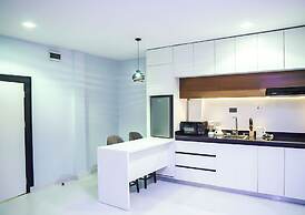 Heroes Luxury Apartments and Suites