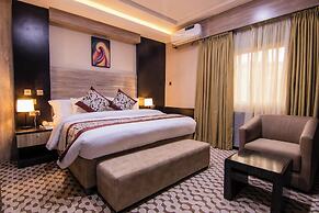 Heroes Luxury Apartments and Suites