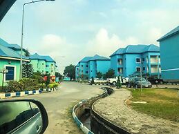 Heroes Luxury Apartments and Suites
