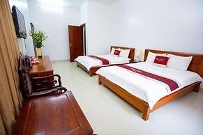 Hoa Binh Tam Dao Hotel