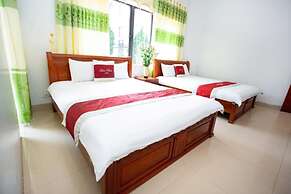 Hoa Binh Tam Dao Hotel