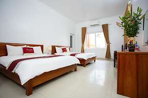 Hoa Binh Tam Dao Hotel