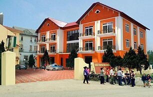 Hoa Binh Tam Dao Hotel