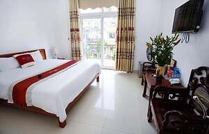 Hoa Binh Tam Dao Hotel