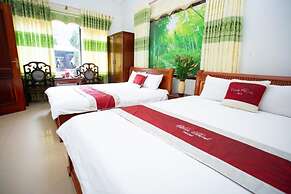Hoa Binh Tam Dao Hotel
