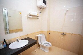 Hoa Binh Tam Dao Hotel