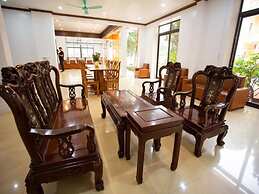 Hoa Binh Tam Dao Hotel