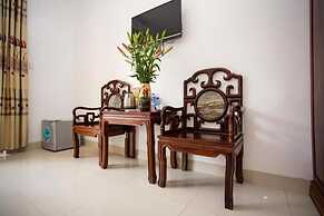 Hoa Binh Tam Dao Hotel
