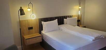 D'Stolz Villa and Hospitality