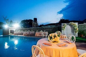 D'Stolz Villa and Hospitality