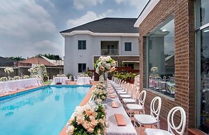 D'Stolz Villa and Hospitality