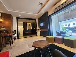 D'Stolz Villa and Hospitality