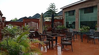 D'Stolz Villa and Hospitality