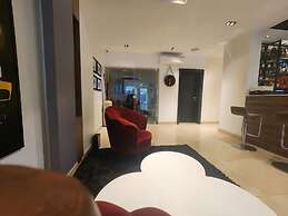 D'Stolz Villa and Hospitality