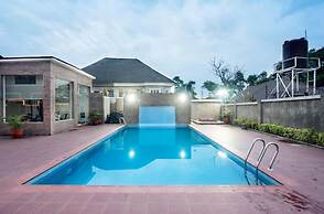 D'Stolz Villa and Hospitality