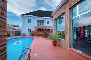 D'Stolz Villa and Hospitality