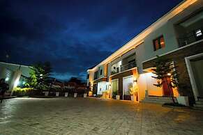 D'Stolz Villa and Hospitality