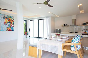 Alhambra Pool Villas & Pool Access Rooms