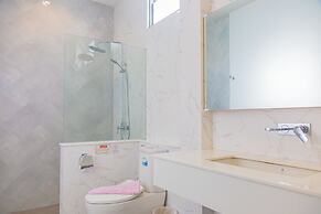 Alhambra Pool Villas & Pool Access Rooms