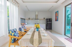 Alhambra Pool Villas & Pool Access Rooms